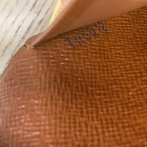 🛑SOLD🛑Authentic Louis Vuitton Monogram Card - Picture 8 of 12